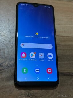 Predám Samsung Galaxy A20e 32GB Black známky používania. - 2