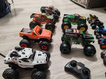 Autíčka monster truck - 2