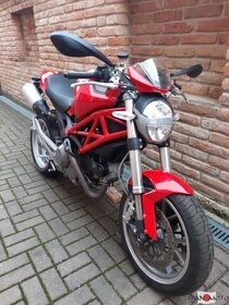 Motocykel Ducati Monster 1100 - 2