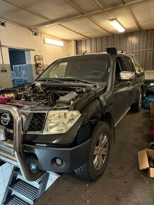 Nissan navara 2.5 manual 128kw - 2