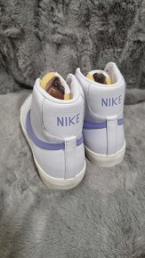 NIKE W BLAZER MID '77 - 2