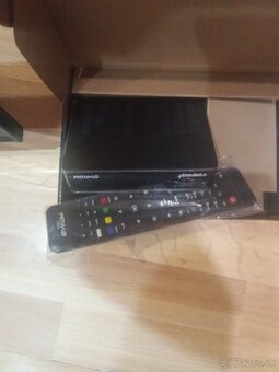 Mám na predaj mali tv s set box spolu za 30 eur - 2