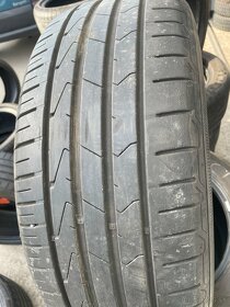 Hankook 215/55 R17 - 2