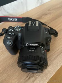 Canon EOS 200D - 2