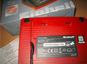 Einhell 18V rychlonabijacka Power Xchange (3A) - 2