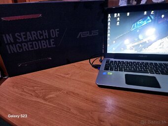 Asus R556L - 2