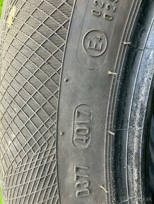 Pneu zimne Continental 215/55 R17 - 2