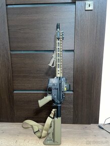 M4/AR15 SpecnaArms SA-A28 celokov + kolimator - 2