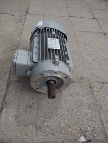 Predám original novy motor "'"' - 2