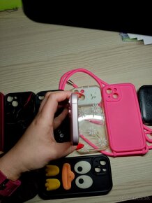 iPhone 15 pink - 2