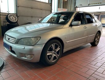 Lexus IS200 - 2