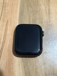 Predám Apple Watch 4 44mm Malé známky opotrebovania - 2