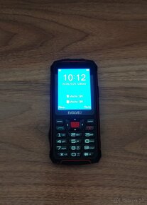 Evolveo StrongPhone Z4; 2,8“ LCD, Dual SIM, FM radio - 2