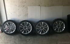 Original Mercedes Benz elektrony 235/45 R19 - 2