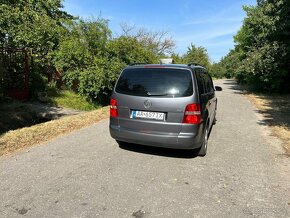 Volkswagen Touran 1.9 TDI Highline DSG - 2