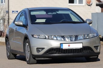 HONDA CIVIC 8G 1,4i BENZÍN 6 RÝCHLOSTNÁ - 2