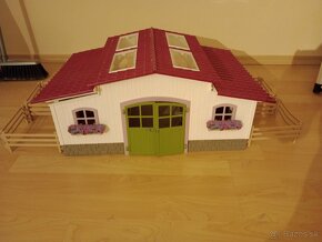 Schleich stajna - 2