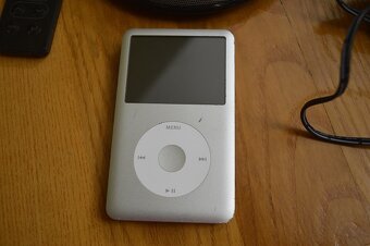 predam zostavu Apple iPod + repro JBL - 2