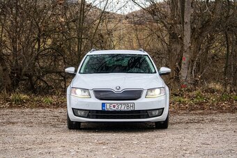 Škoda Octavia Combi 2.0 TDI Elegance - 2