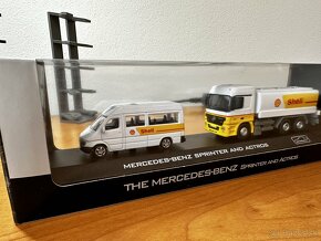 MERCEDES BENZ Sprinter + Actors Shell 1:72 model - 2