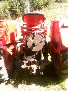 Traktor Zetor 25 - 2