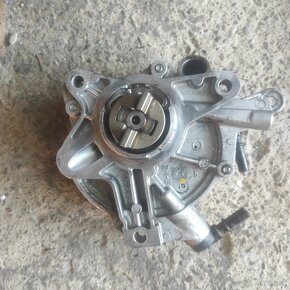 ČERPADLO VACUM CITROEN C5 III 2.0 HDI 9673836180 - 2