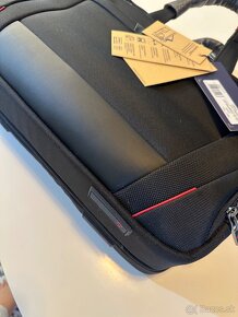 Predam kufrik na laptop Samsonite uplne novy - 2