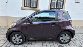 Toyota IQ - 2