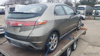 Honda civic 1.8i-vtec,07,103kw,alu17",klimatizace - 2