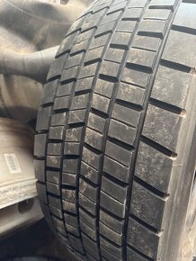 Predám pneu 295/60R22,5 - 2