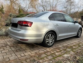 VOLKSWAGEN JETTA HIGHLINE - 2