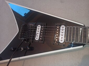 Jackson JS32 King V Elektrická gitara
 - 2