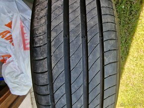 Predám 4x letné pneumatiky Michelin Primacy 4 215/65 R17 - 2