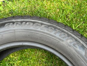 215/60 R17 - 2