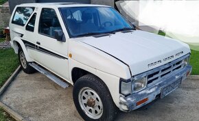 Nissan Terrano 2.7d rok 1990 - klíma, el okna - 2