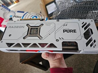 AMD Radeon Sapphire Pure RX 7900 GRE - 2