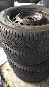 215/60 R16 - 2