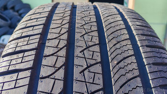 Celoročné pneu 275/45 R21 --- PIRELLI - 2