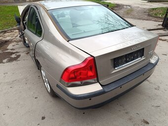 Rozpredám na diely Volvo S60 2.3 B5234T3 - 2