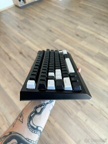 Razer BlackWidow V4 75 %, top stav, náhradne KeyCaps - 2