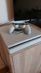 PS4 Slim - 2