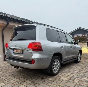 Toyota Land Cruiser V8 4.5 I D-4D Lux+ 7m - 2