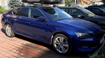 Skoda Superb sedan - priecniky THULE Evo WingBar - 2