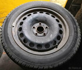 4 ks zimné pneu 205/55 R16 na plechových diskoch VW - 2