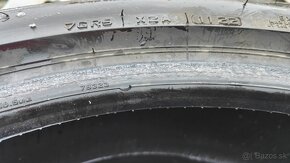 Bridgestone Blizzak LM005 275/40 R22 - 2