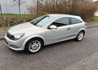 Opel Astra GTC 1,4i pravidel.servis klima benzín manuál - 2