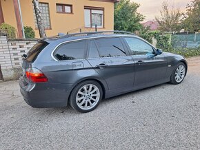 BMW 330xi touring E91 - 2