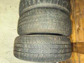 Predám zimné pneu 215/60 R16 - 2