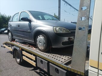 Rozpredám na náhradné diely Opel Corsa 1.0 97000km - 2