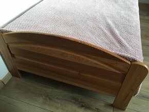 Borovicová postel s roštom - 2